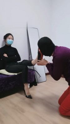 直播视频 《凌儿女神》新年第一鞭-重度鞭打/狗爪子踩出血 [50分16秒]