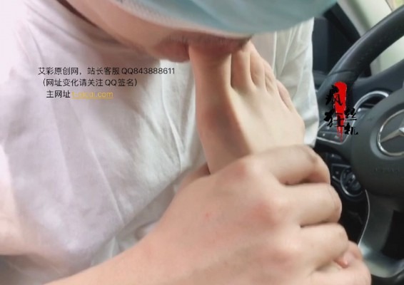 女王女主 周末郊游.不忘品尝素人小姐姐的原味臭丝脚！ [30分19秒]