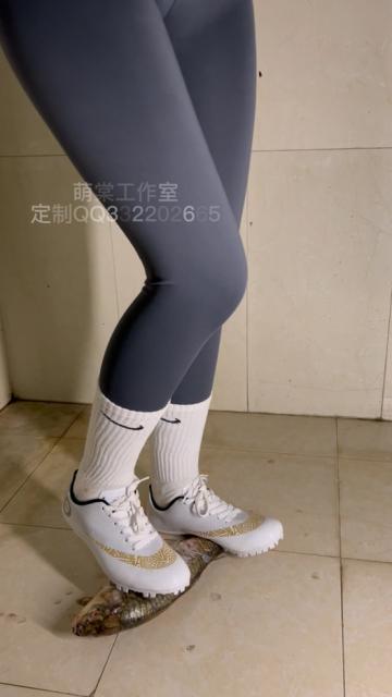 crush 萌棠主 钉鞋+马丁靴爆踩鲤鱼～ [23分37秒]