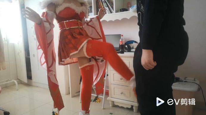 资讯|全程语言系列 《全程语言》圣诞恋歌貂蝉的踢裆报复和反击惩罚！ [12分18秒]