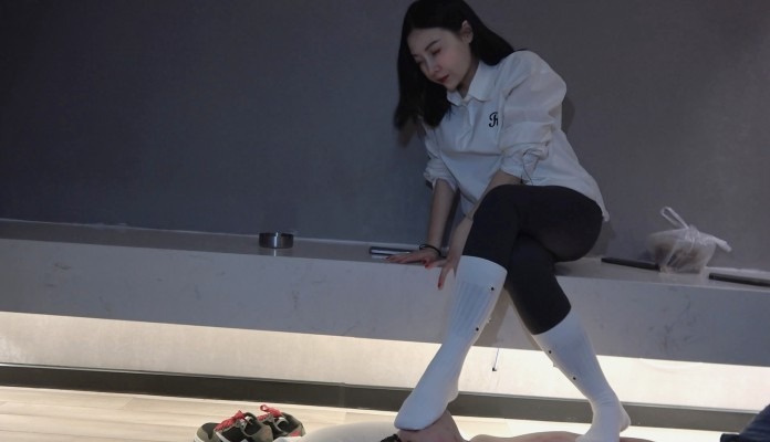 彼岸花 《彼岸花》毯子的福利酸臭白袜 [48分56秒]