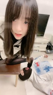 直播视频 《小欲魔王》模特S-黑丝高跟长腿-强制圣水耳光 [48分56秒]
