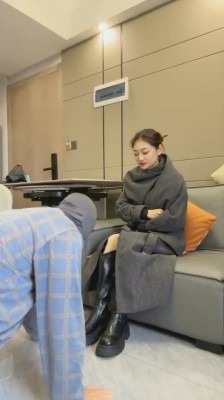 直播视频 《素人抽水机》长靴肉丝碾压踩-连环踢裆 [48分56秒]