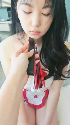 资讯|直播视频 《亿姐》羞涩母狗狂舔jio《上》 [30分19秒]