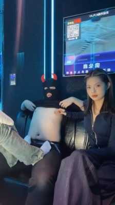 黑丝诱惑 《04》KTV-双S-白袜黑丝诱惑/虐乳/闻舔腋下 [17分26秒]