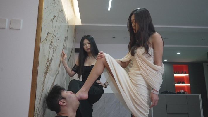 女王女主 双S大美脚重度深喉窒息后芭蕾舞全体重脚尖踩脖子霍霍死狗 [48分56秒]