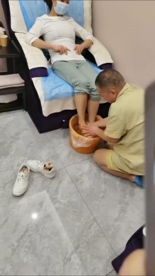 直播视频 《文文文文》沐足店做技师的贱奴 [30分19秒]