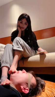 直播视频 《不知名美女》模特S-上门只求刷鞋的贱奴 [48分56秒]