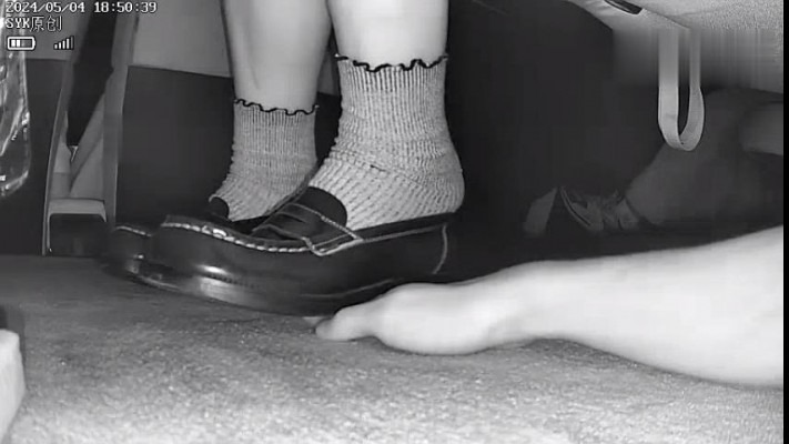 资讯|crush B751 &#8211; 无意识小姐姐多动症小皮鞋踩手 [23分37秒]