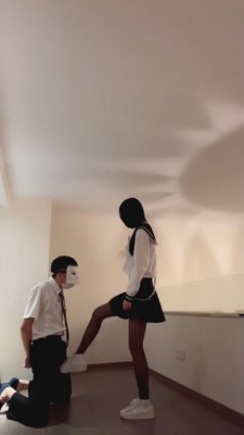 资讯|直播视频 《潮汐》JK踢裆专场-校园踢裆大赛 [12分18秒]