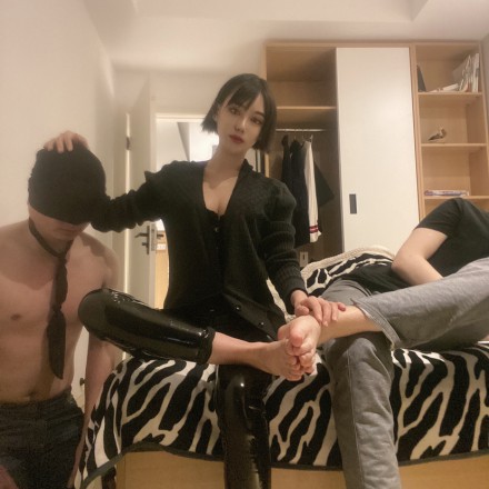 直播视频 伊茜S情侣主的护脚小天使 [30分19秒]