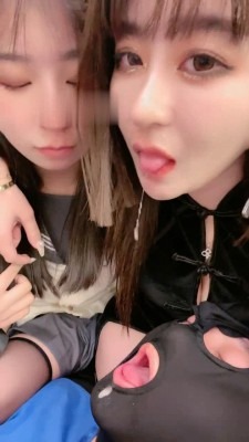 直播视频 《风吟殿下》双娇舌吻下的痰盂 [30分19秒]