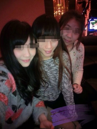 女王女主 被两个学生主调教 [17分26秒]