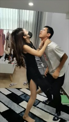 王某人群踩 安然最狠踢裆来袭 [12分18秒]