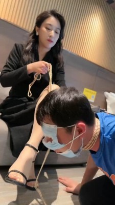 直播视频 《鑫儿教头》藤条抽/肉丝脚深喉狂舔/强制吃口水 [48分56秒]