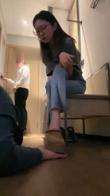 直播视频 《jenn》超羞辱-情侣主-看着老婆玩绿帽男友 [48分56秒]