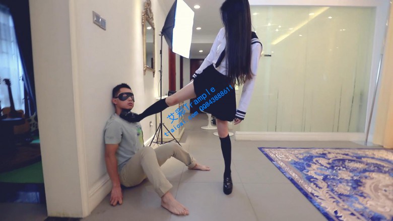 资讯|H.P.L栖心之栈 〖H.P.L栖心之栈〗—芷晴学生服踢裆 [12分18秒]