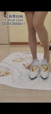 资讯|crush 纯儿高跟走踩面包 [9分43秒]