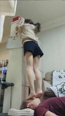女王女主 安安肉丝踩脸跳脸 [49分6秒]