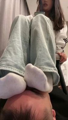 直播视频 《子熙大大》运动后原味鞋袜气味辱《双视角版》 [49分6秒]