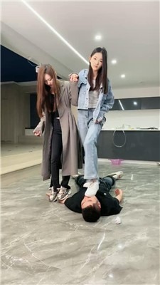 直播视频 《麋鹿银儿》双S全程压迫-踩头/助跑踢裆 [47分41秒]