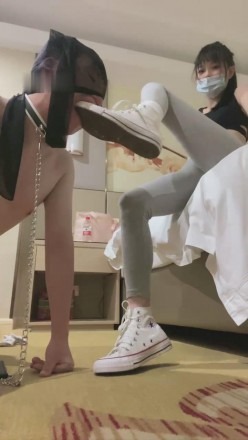 直播视频 《阿月》帆布鞋,深喉,虐乳,鞭打,口水,圣水 [47分41秒]