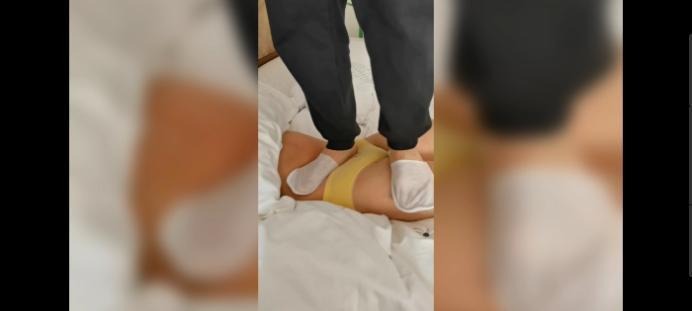 资讯|女王女主 楼梯道踩瘦弱女生 [36分55秒]