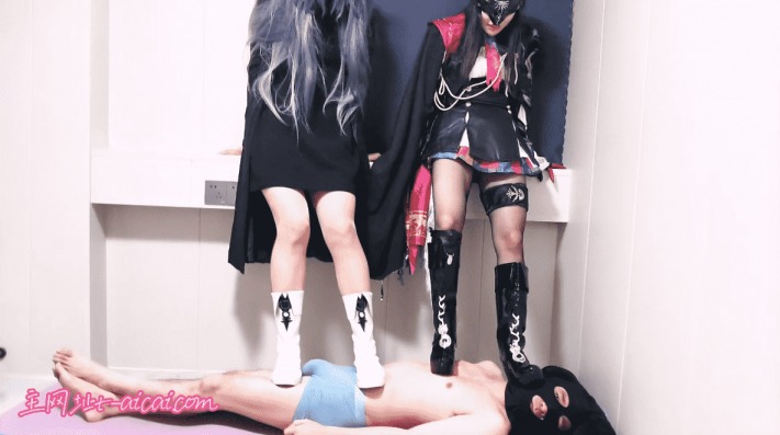 资讯|女王女主 舞蹈队双素人女生COS二次元全体重踩踏 [22分50秒]