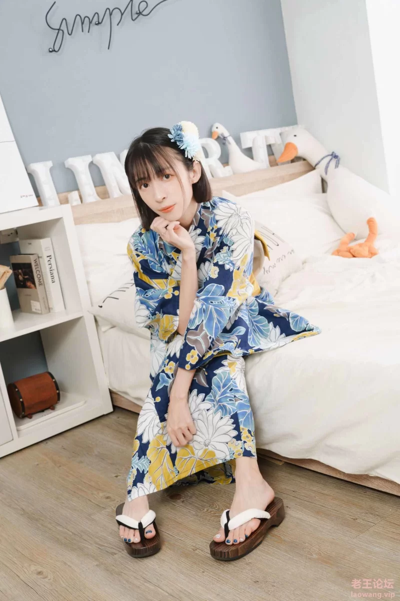 Limer-子子 超敏感脚脚初次被TK [160P-395MB]