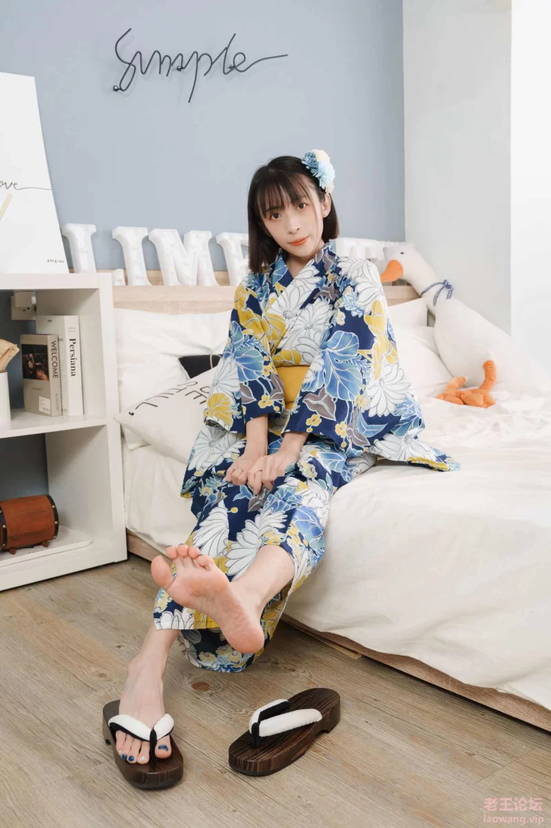 Limer-子子 超敏感脚脚初次被TK [160P-395MB]