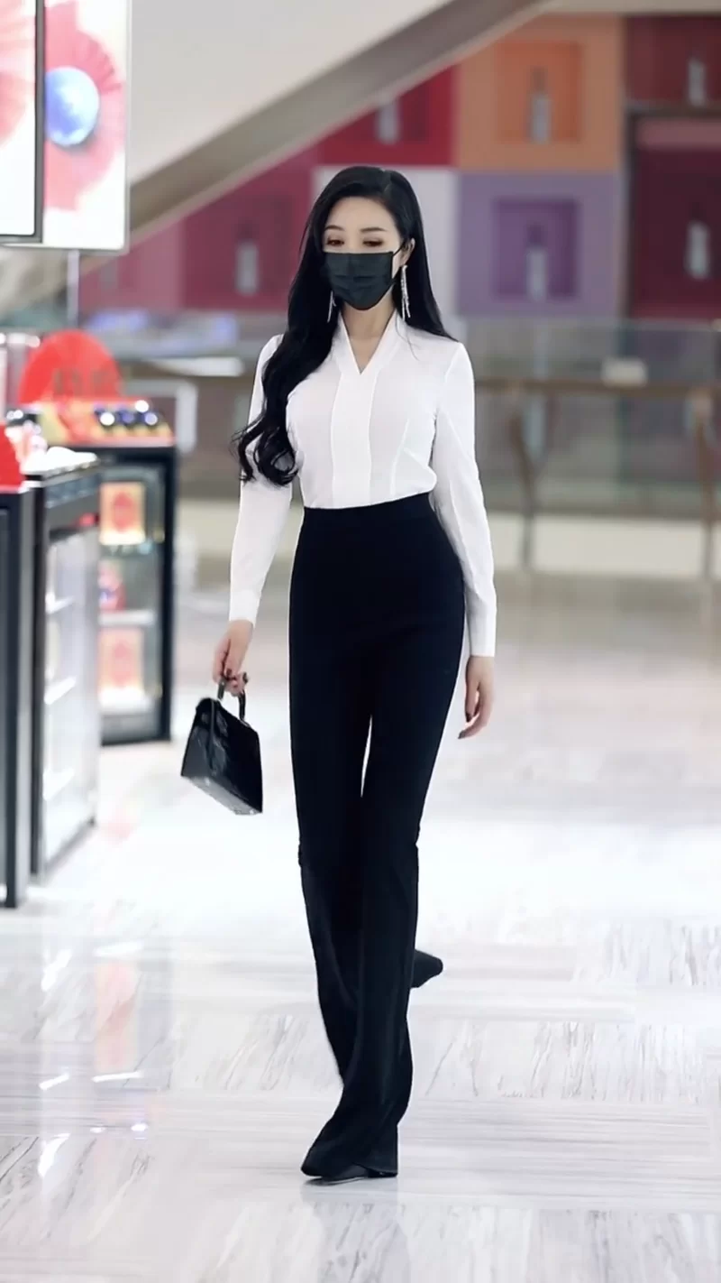 资讯|《自收集》 TK 街拍幸感大长腿美女视频 黑丝丰乳肥臀 4 [470V-1.48GB]