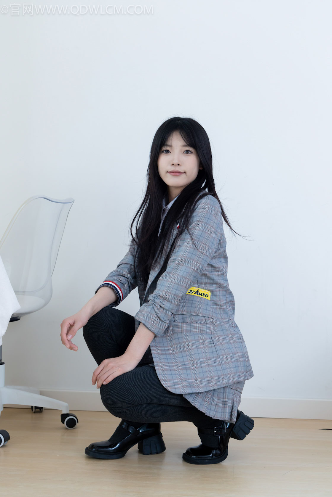 物恋传媒 - NO.2479期 《茯苓》 皮鞋，厚灰连裤棉袜，物恋传媒摄影作品