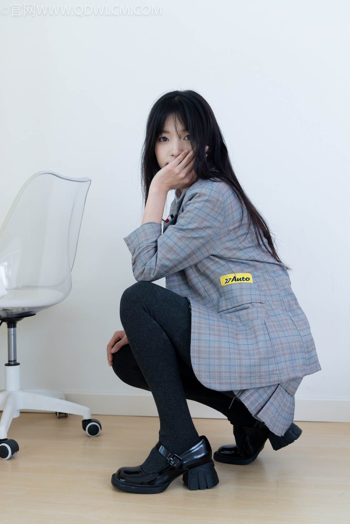 物恋传媒 - NO.2479期 《茯苓》 皮鞋，厚灰连裤棉袜，物恋传媒摄影作品