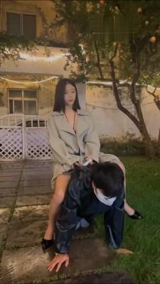 资讯|直播视频 《苏御大人》白富美庭院虐杀人形犬《双视角版》 [20分43秒]