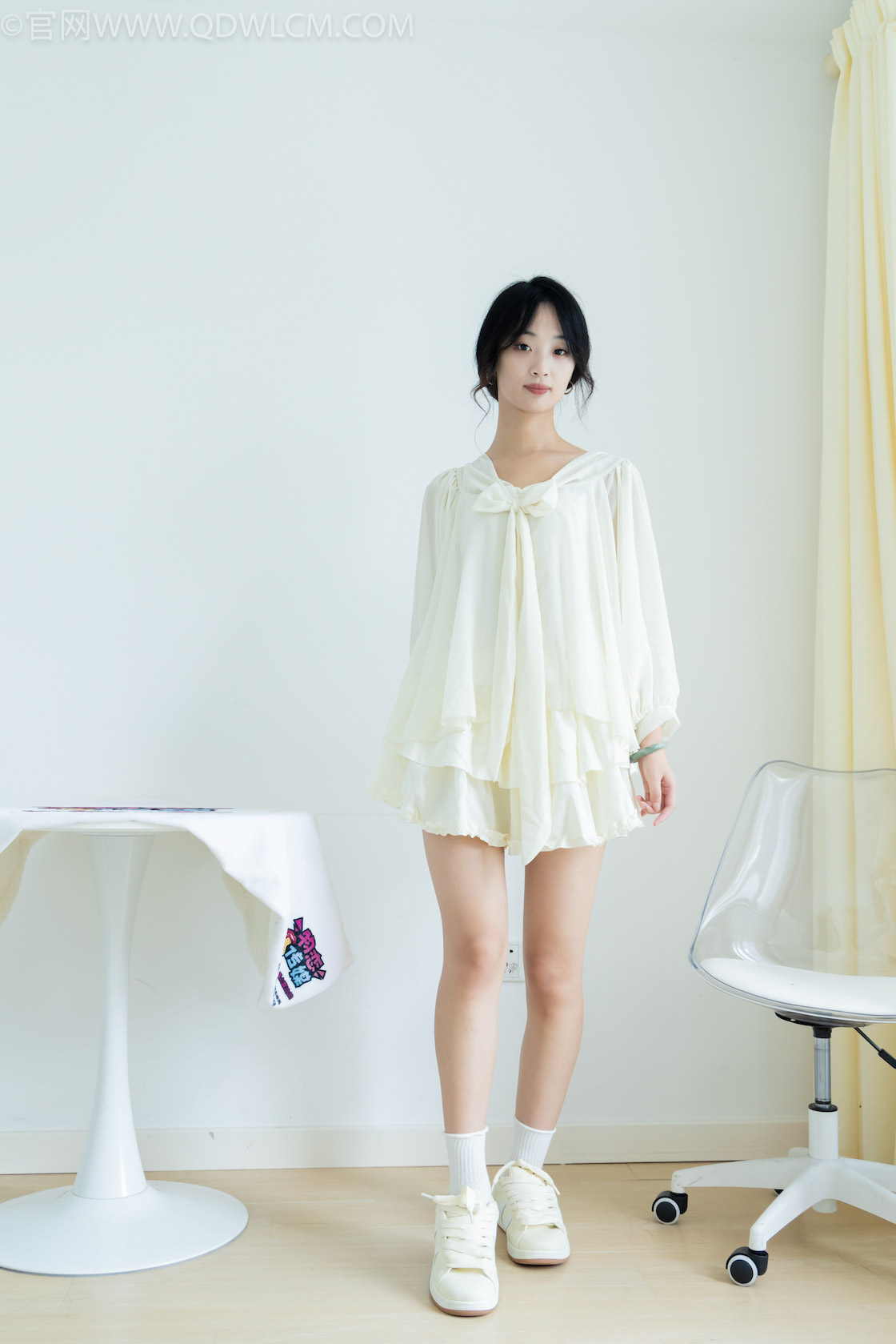 物恋传媒 - NO.2489期 《南南》 板鞋，白棉袜，裸足，物恋传媒，物恋摄影映画