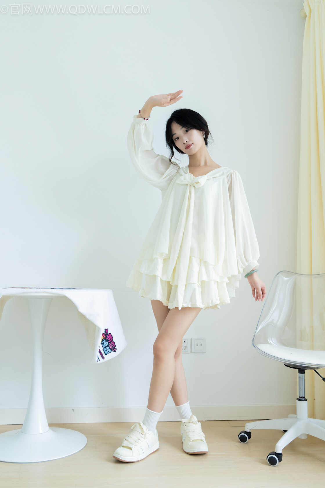 物恋传媒 - NO.2489期 《南南》 板鞋，白棉袜，裸足，物恋传媒，物恋摄影映画