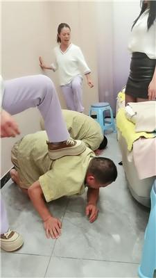 【网盘】【乔伊】群调群虐-教沐足技师做S【三视角版】bf51419