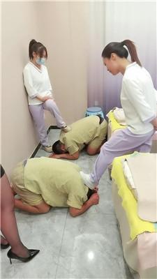 【网盘】【乔伊】群调群虐-教沐足技师做S【三视角版】bf51419