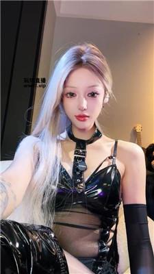 龙妈一边去一股小狗味    250321-10
