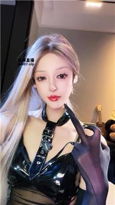 龙妈一边去一股小狗味    250321-10