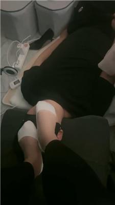 桃之妖妖白船袜玉足脚下喂食 JS250328-21