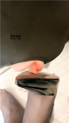 【网盘】【黛樱】圣水盛宴-铆钉高跟镜前羞辱bf51461