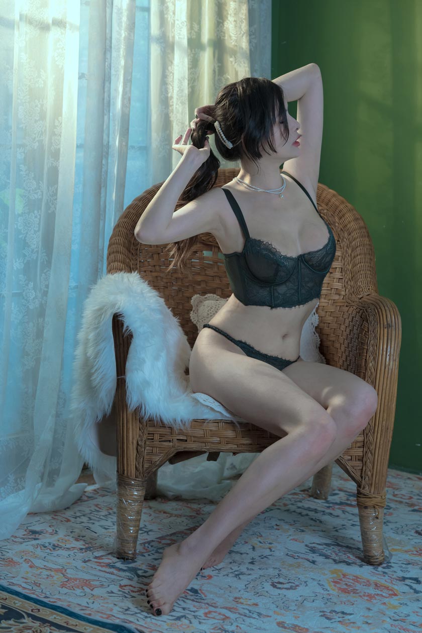 【网盘】秋和柯基 绿墙