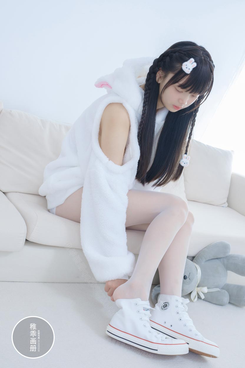 【网盘】稚乖画册-晴空10 赤西夜夜 白丝双马尾