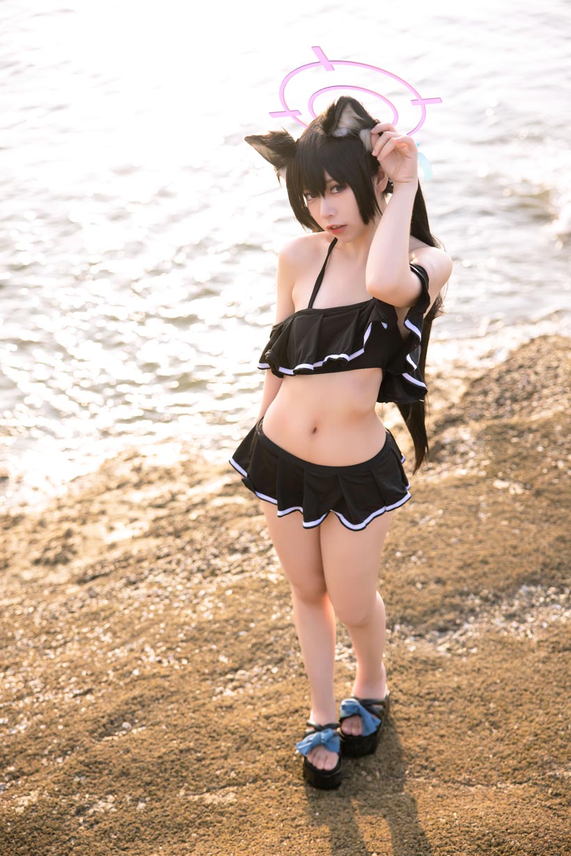 G44不会受伤 碧蓝档案 黑見芹香 海边泳装