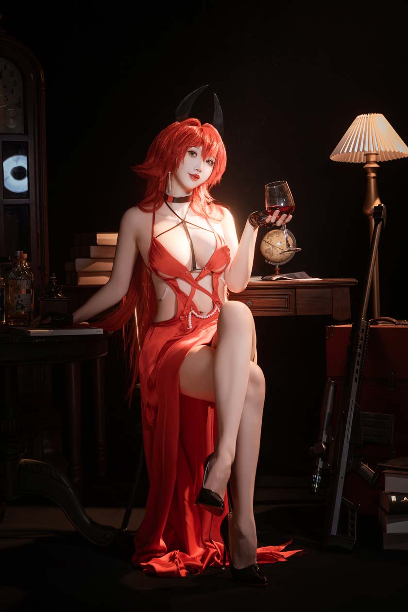 面饼仙儿-Nikke 小红帽礼服
