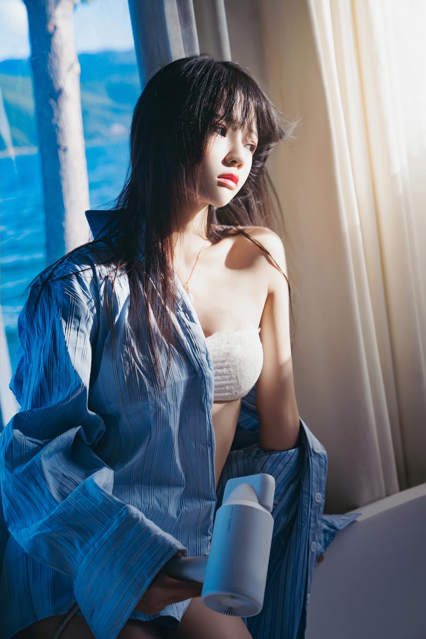 桜桃喵-蓝衬衫