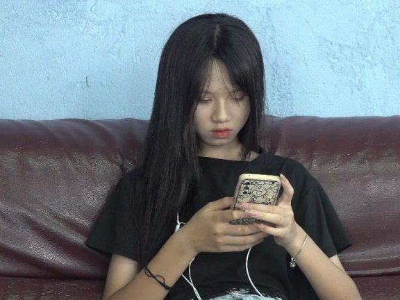 【网盘】[视频] 南国足艺 思薇凉高美脚挑鞋玩鞋，展示40码大脚丫，各种角度诱惑