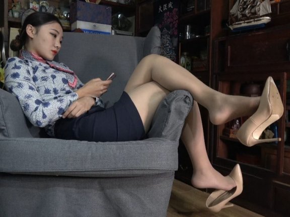 【网盘】[视频] K&M 269-沙发空姐制服包臀裙肉丝足秀