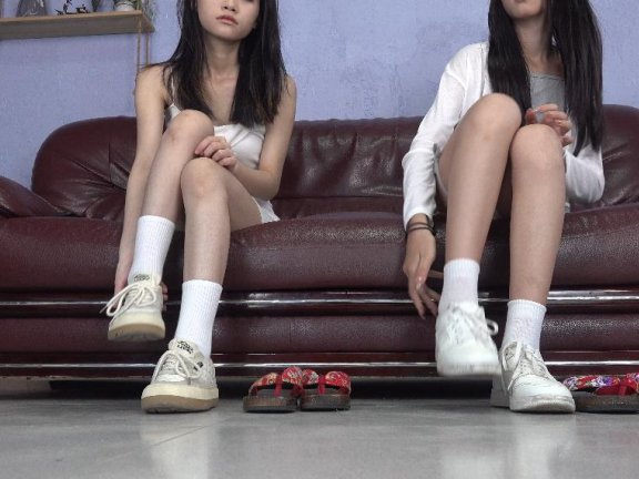 【网盘】[视频] 南国足艺 思薇和琪琪大脚对小脚